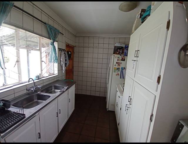 6 BEDROOM HOUSE FOR SALE IN TILEBA